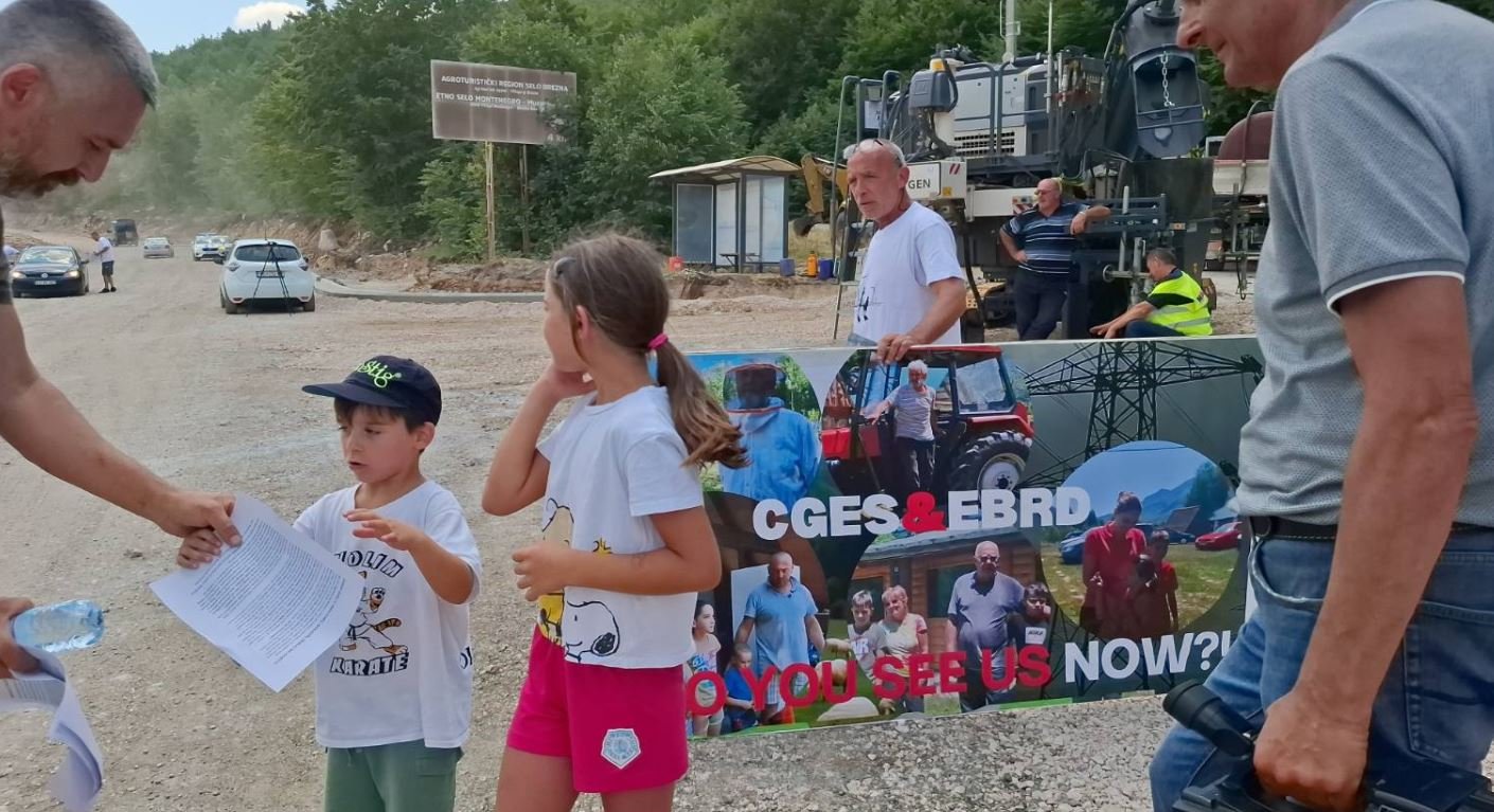 Mještani Brezana dijelili turistima cvijeće i vodu: Brane selo i pripremaju tužbe EBRD-u i Evropskom javnom tužilaštvu