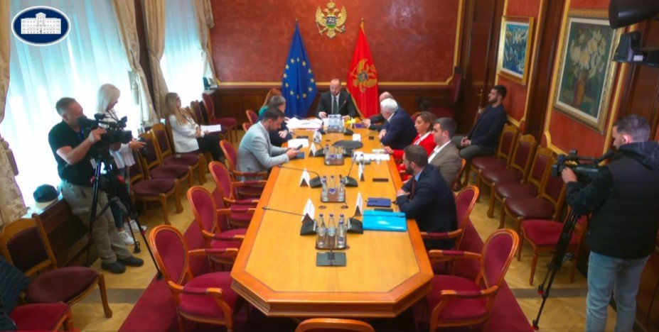 Knežević: Pritvorenici bi mogli da govore putem video linka; Huter: Cilj je da se ovaj odbor pretvori u rijaliti