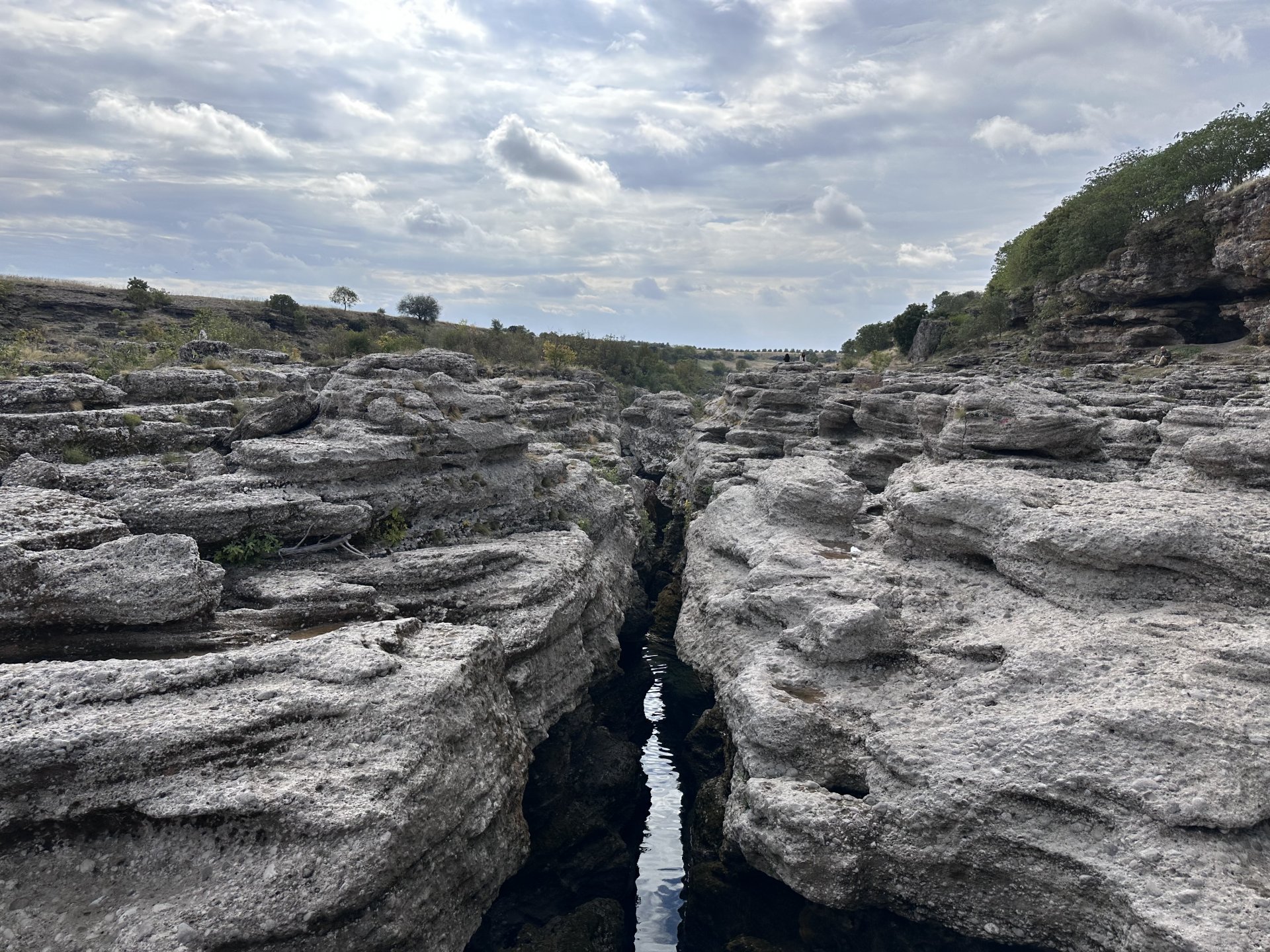 Sjutra pretežno oblačno