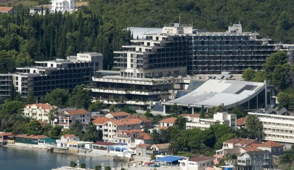 Ugostitelji Instituta "Simo Milošević" radikalizuju proteste: Blokiraće trajekte