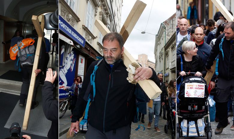 Čovjek sa krstom izašao iz hrvatske Vlade: Političari ne cijene čovjeka, dijete i život!