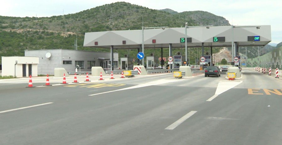 Auto-putem prošlo 2,43 miliona vozila