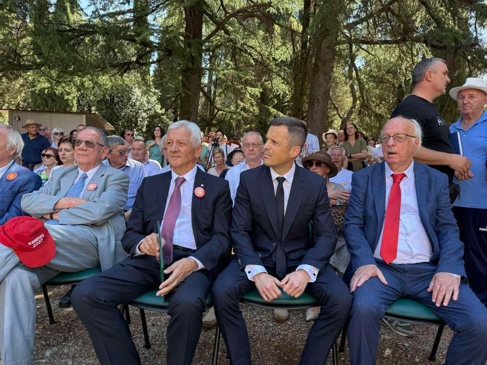 Mujović izviždan na Gorici, građani mu nijesu dozvolili da govori na svečanosti povodom Dana državnosti