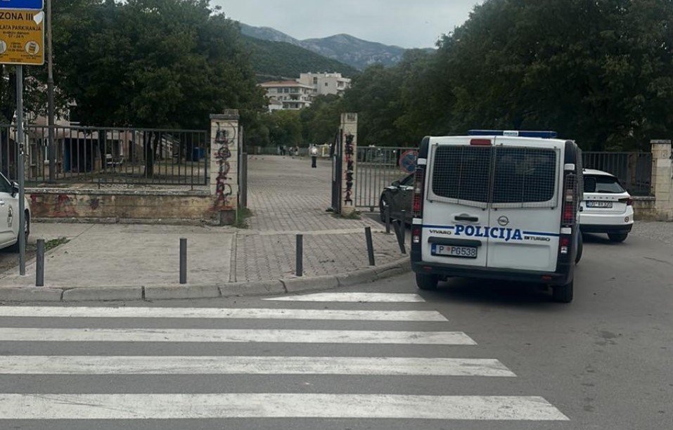 Vršnjačko nasilje u blizini škole u Budvi: Dvojici maloljetnika ukazana ljekarska pomoć