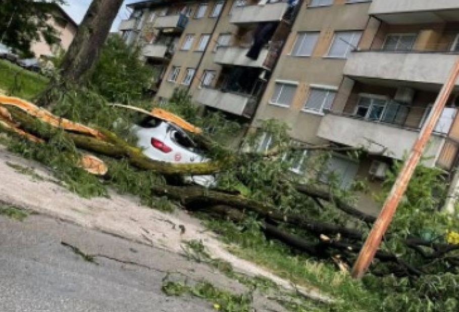 U nevremenu u Bihaću stradala jedna osoba