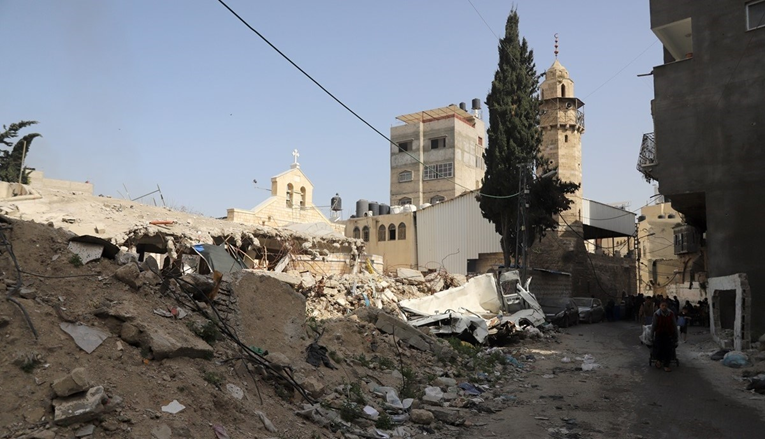 Izrael napao grad na jugu Gaze, Palestinci tvrde da otkrivaju masovne grobnice