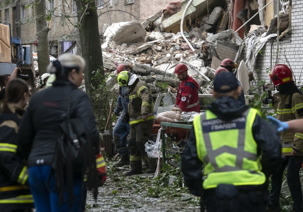 Broj žrtava ruskog napada na Kijev porastao na 15
