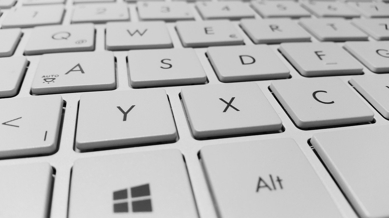 Digitalna nepismenost koči opštine: Nedostatak kadra, traže lozinke od bivših radnika, otpor prema promjenama