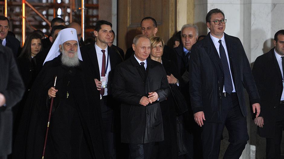 Vučić i Putin obišli Hram Svetog Save, veliki broj građana na skupu podrške