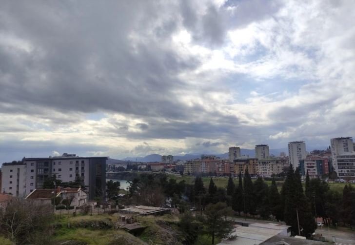 Danas oblačno, mjestimično kiša