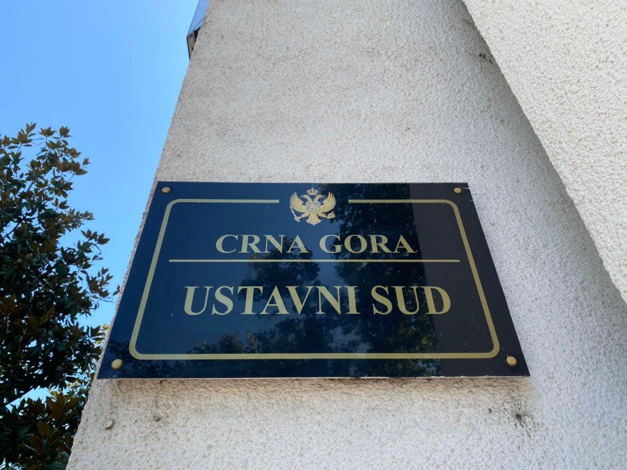 Ustavni sud ocjenjuje dokle seže privatnost porodica funkcionera