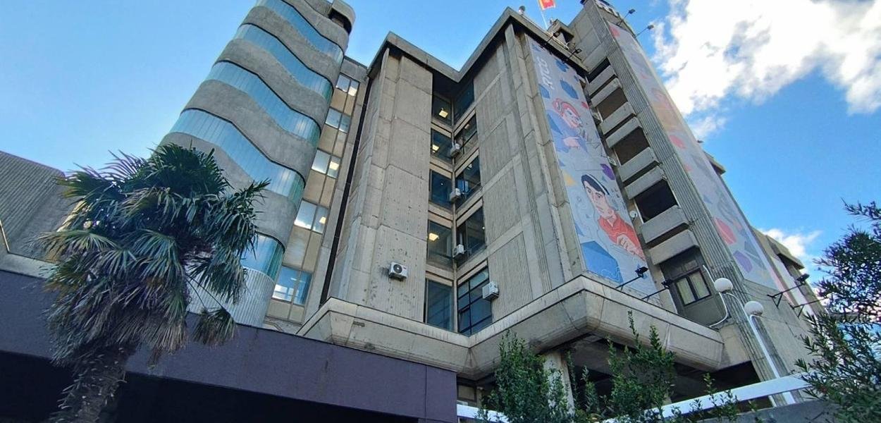 Primjeri „popravljene“ radne etike i kulture po mjeri Nezakonitog