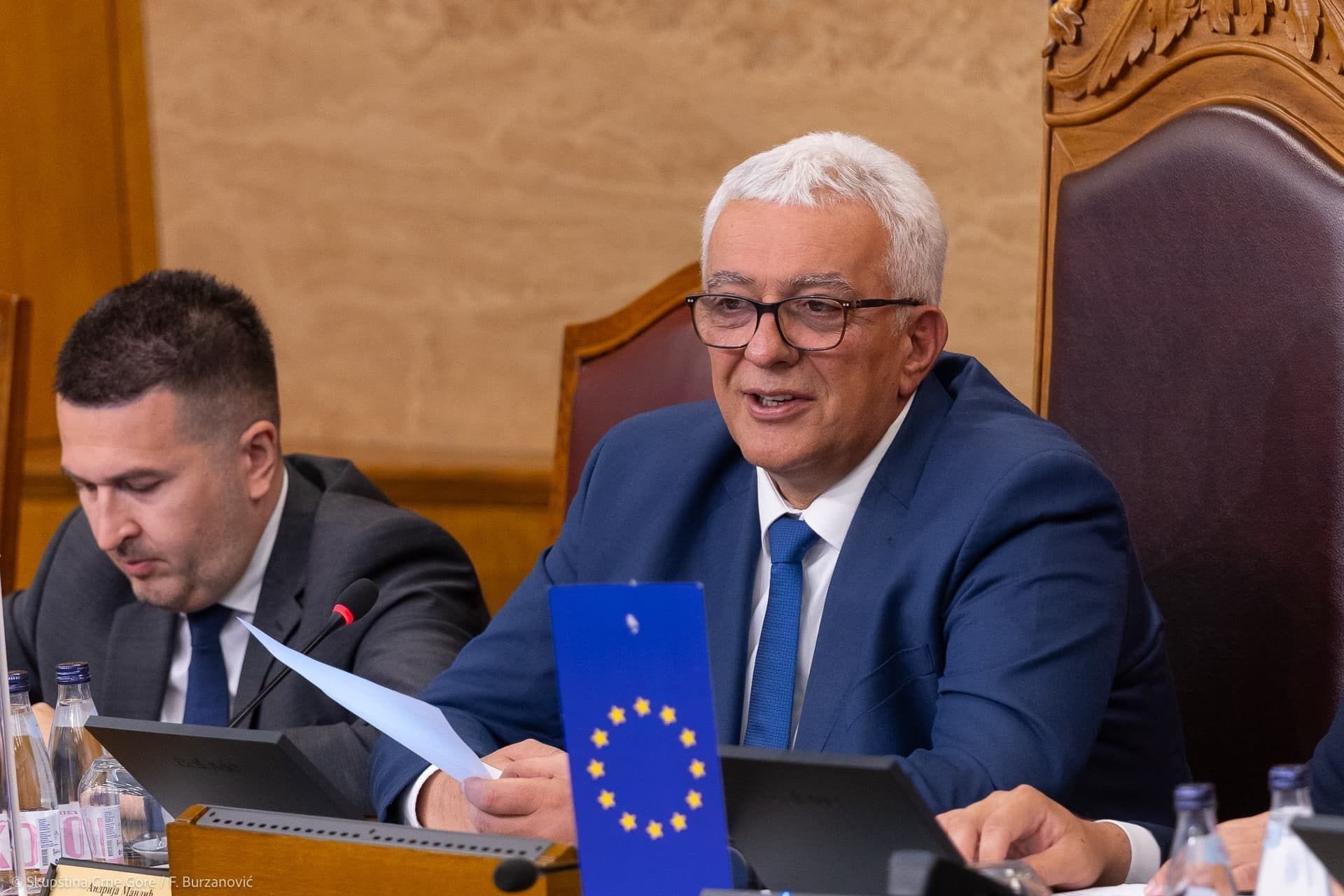Ultimatum za manjinske partije: Spuštena ruka za smjenu Mandića u zamjenu za ostanak u foteljama?