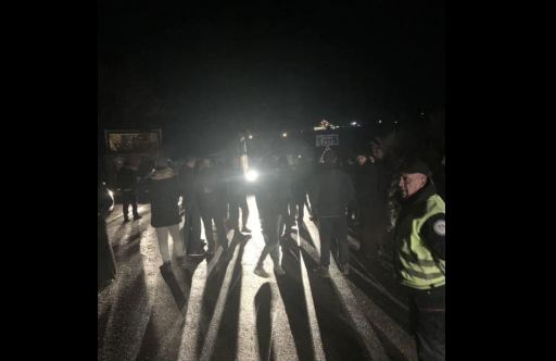 Blokada na mostu Đurđevića Tara: Građani odbijaju naređenja policije