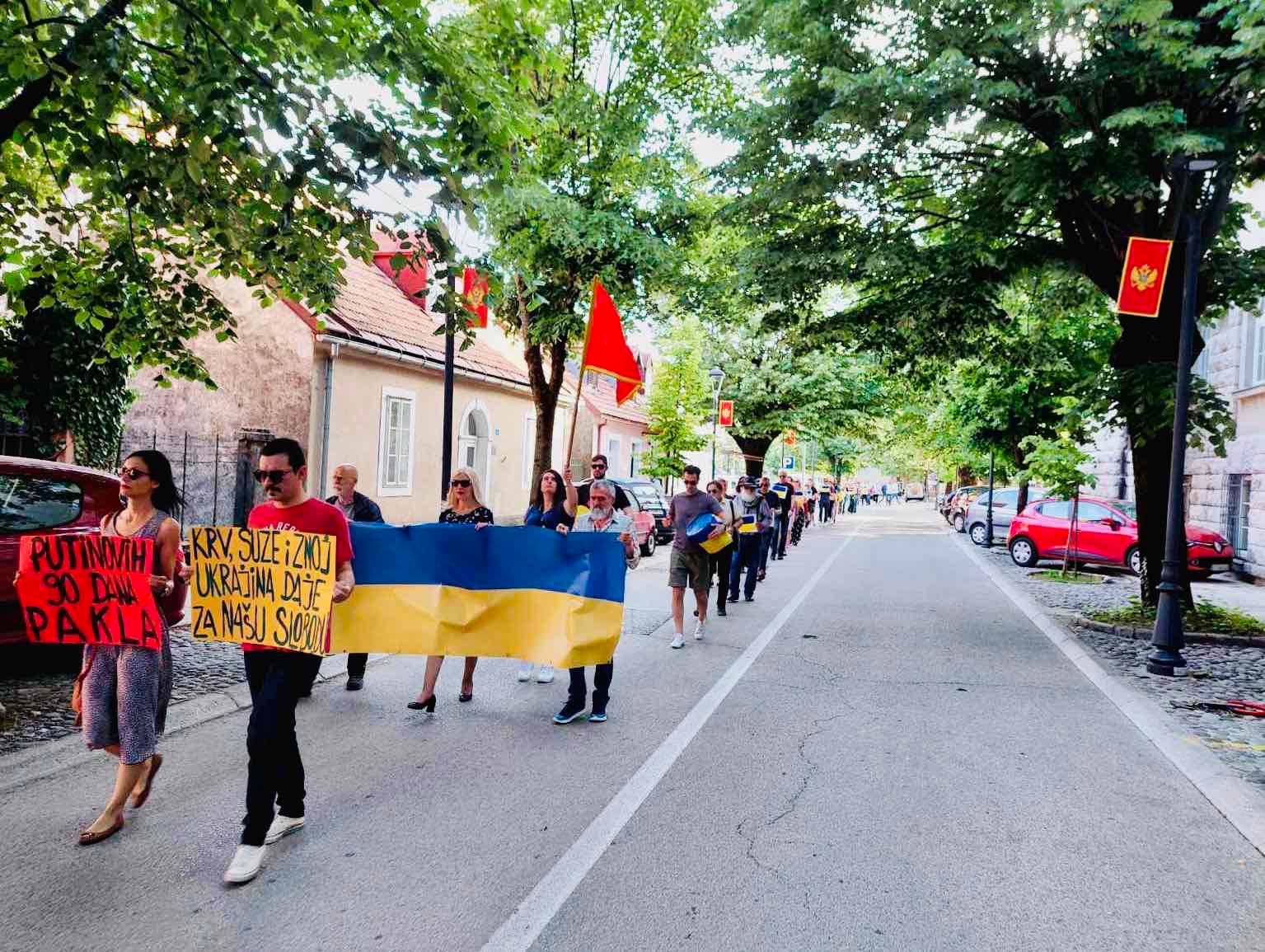 Cetinje tri mjeseca šeta za Ukrajinu koja daje krv, suze i znoj za našu slobodu!