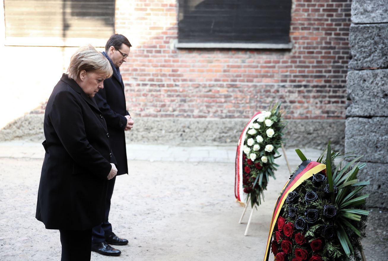 Merkel u Aušvicu: Osjećam duboki stid zbog zločina koje su počinili Njemci