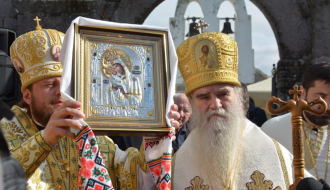 Istorija Amfilohijevog „ratovanja“ u mantiji