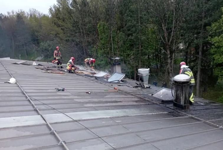 Požar zahvatio krov hotela Franca u Pljevljima