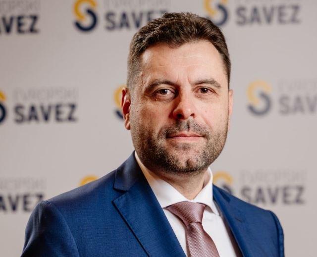 Vujović: PES, Demokrate i DF koriste i pokojnog Amfilohija ne bi li pokušali izbjeći izborni debakl