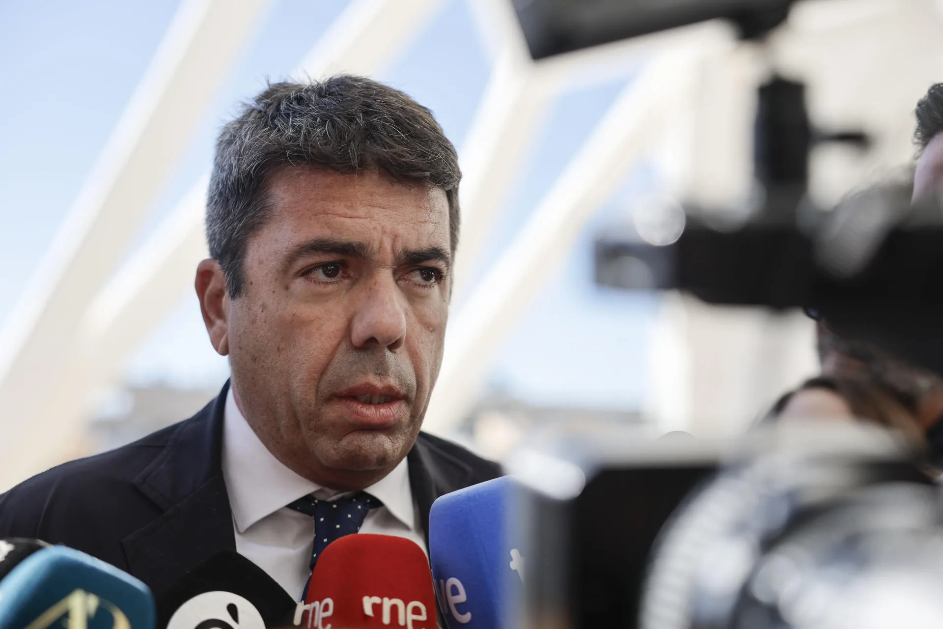 Godinu kasnije, lider Valensije podnio ostavku zbog smrtonosnih poplava