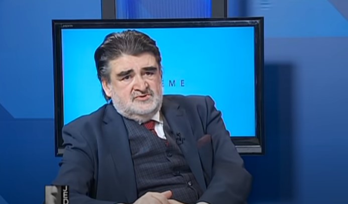 Dok narod napolju ništa ne čuje