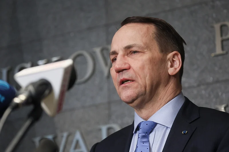 Šef poljske diplomatije predložio Masku da odleti na Mars, jer tamo nema cenzure nacista