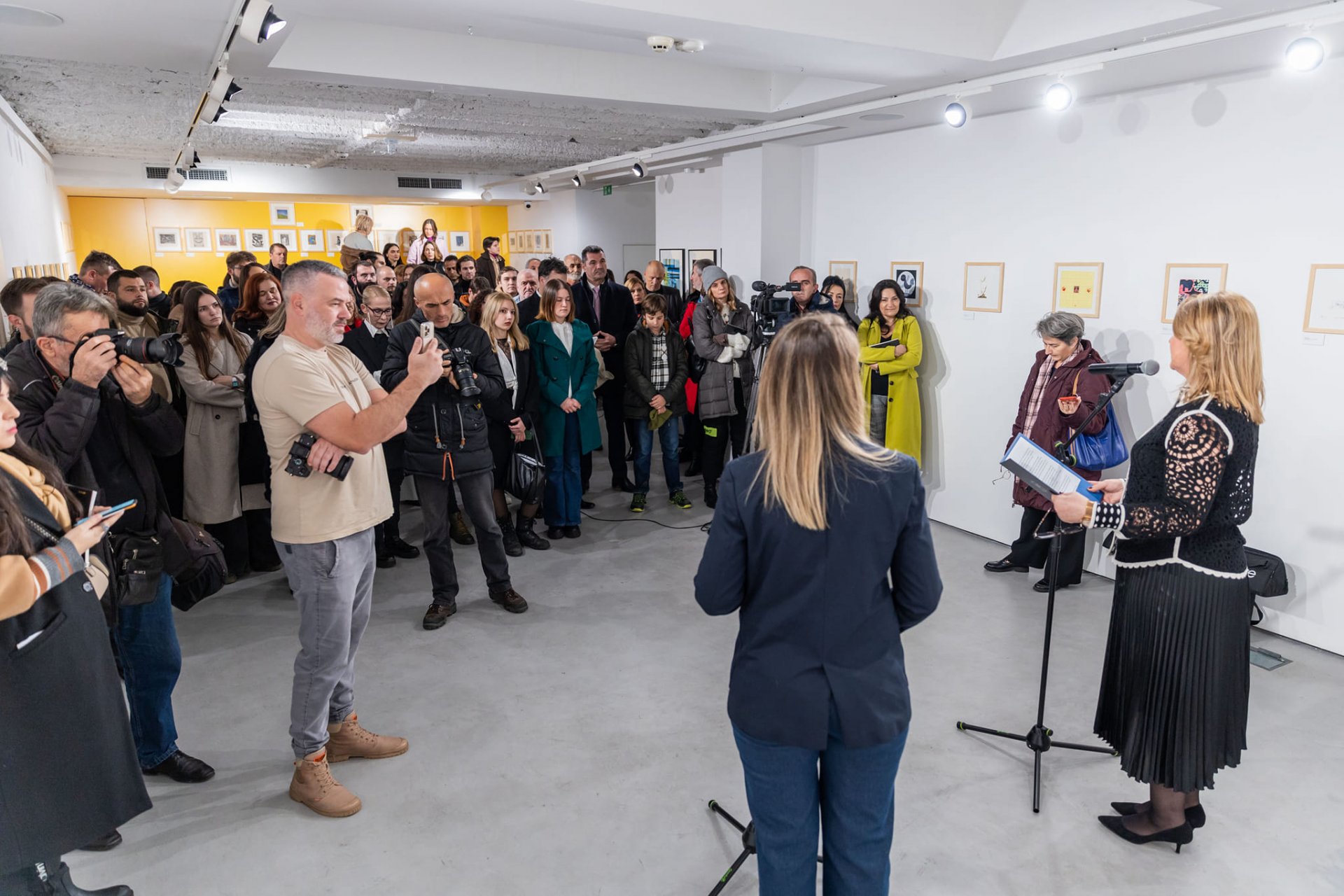 Otvorena izložba “Crnogorska grafika malog formata 2024.” u Galeriji Art