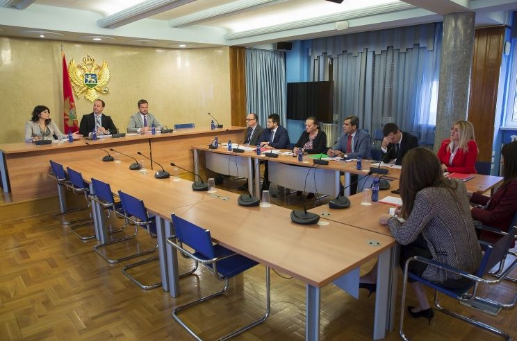 Zeleno svijetlo Odbora: Šegrt ambasador u Poljskoj, Kuliš u Njemačkoj
