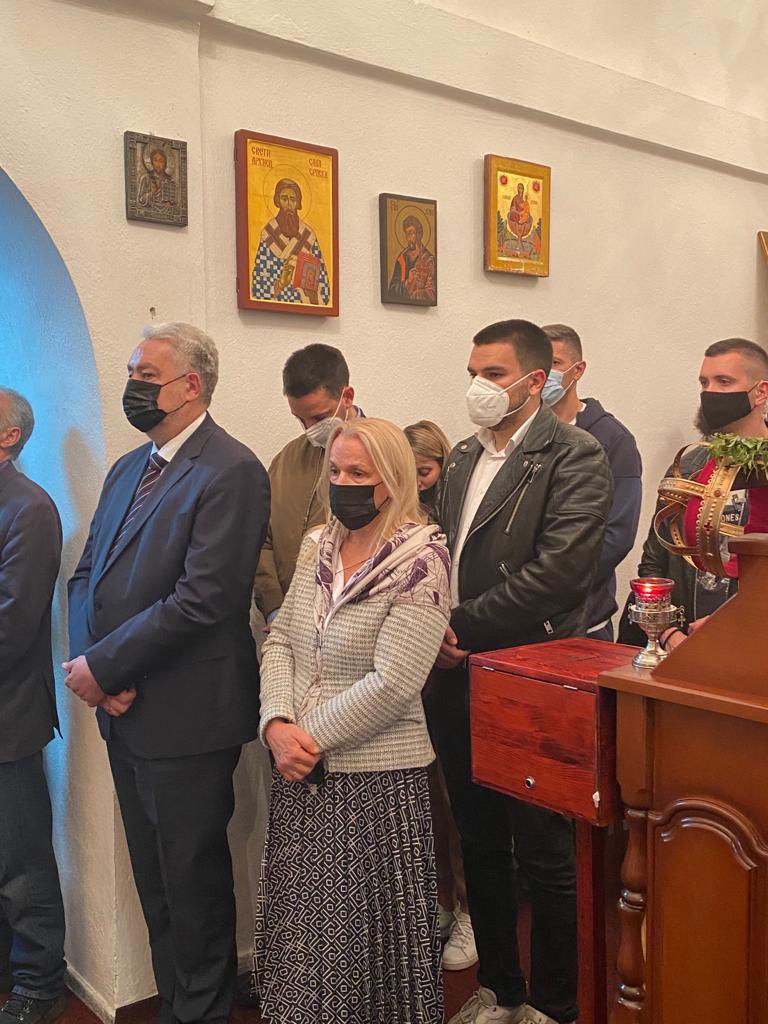 Krivokapić sa porodicom na Vaskršnjoj liturgiji