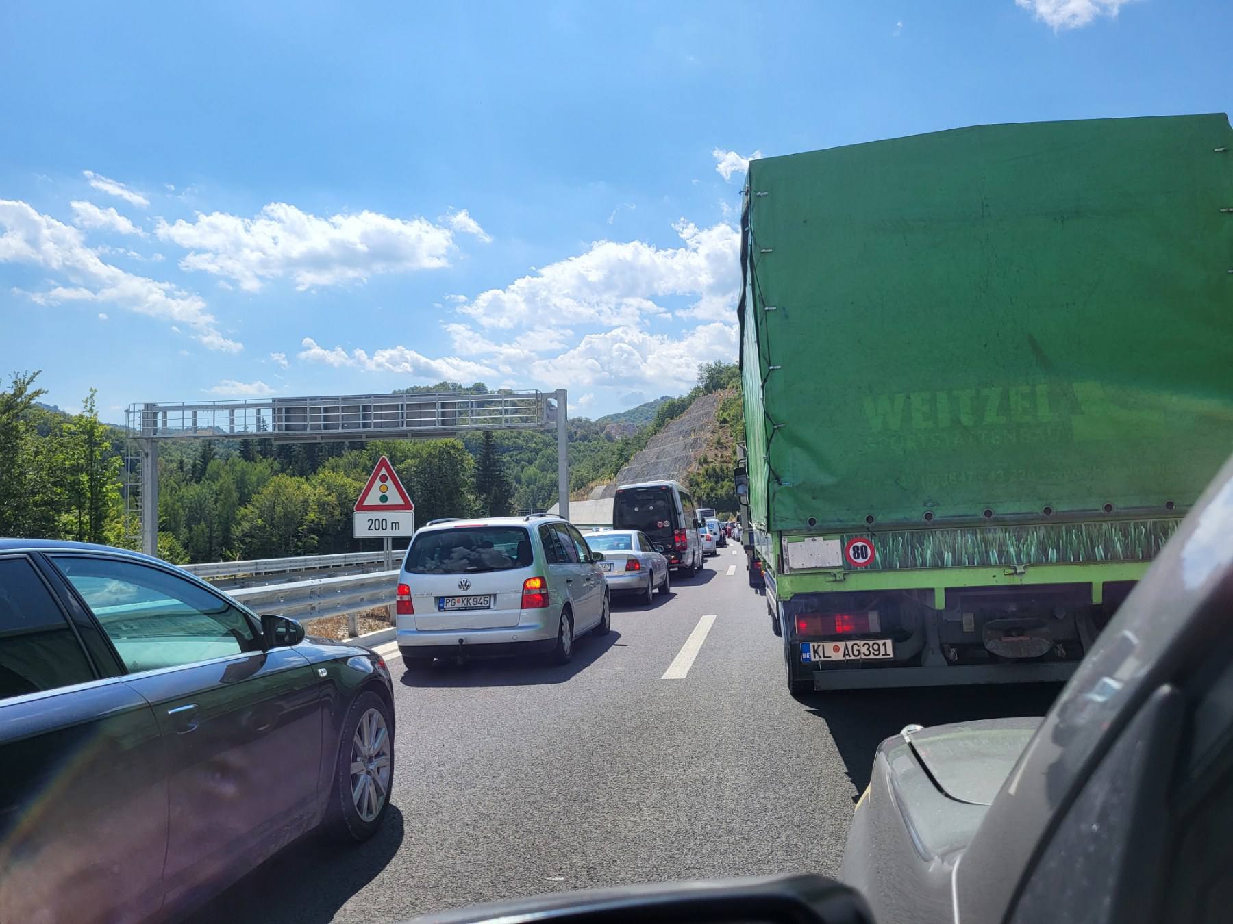 Udes na auto-putu, povrijeđena jedna osoba, pušten saobraćaj