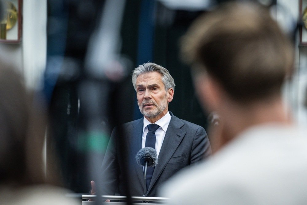 Holandski premijer Dik Shof podnosi ostavku