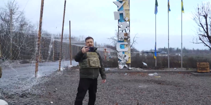 Zelenski posjetio Kupjansk dok Ukrajina preuzima djelove grada na frontu