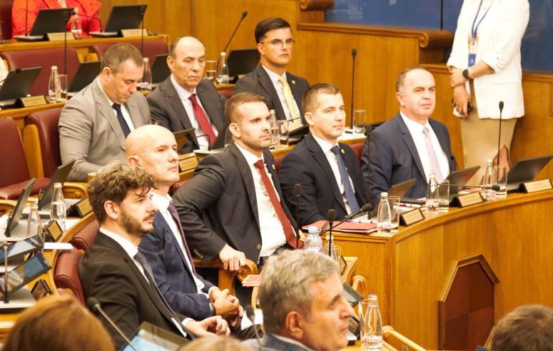 Spajić danas odgovara na pitanja poslanika