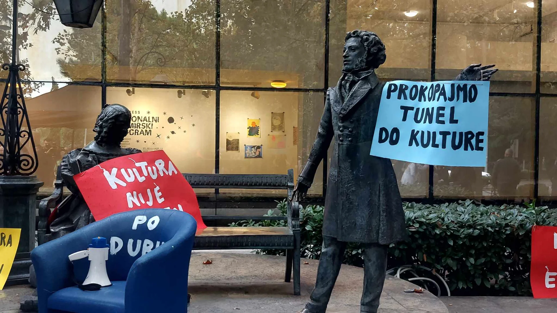 Protest kulturnih radnika: Esnaf mora zaštititi kulturu od politike