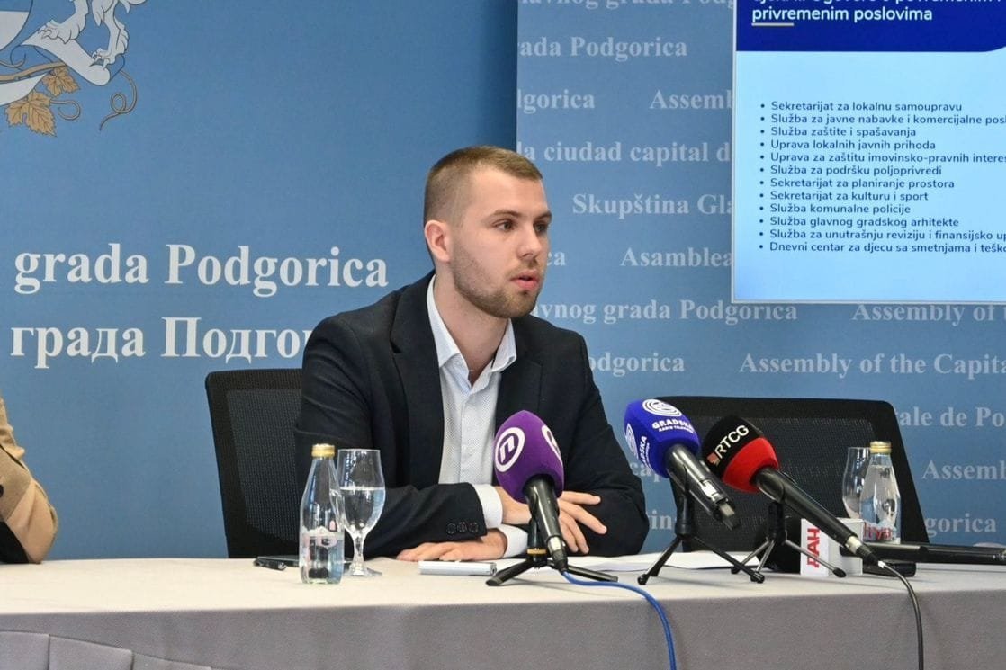 Mašković: Uprava za inspekcijske poslove počela da radi svoj posao, službenik Komunalne policije kažnjen zbog nepropisnog parkiranja