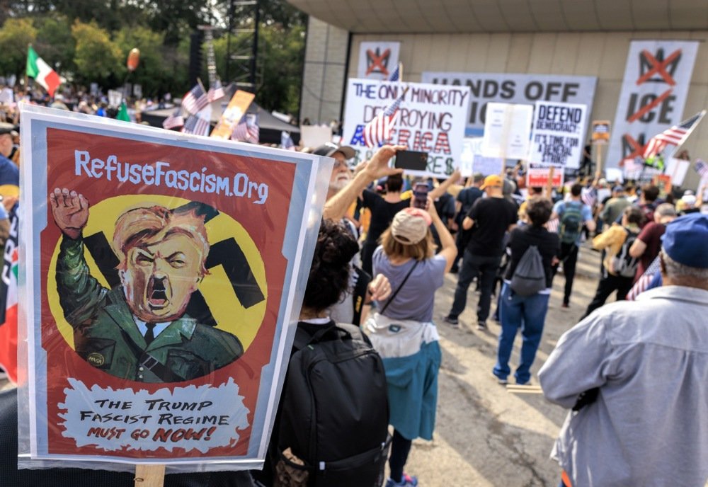 CNN: Očekuje se da će milioni ljudi danas učestvovati na više od 2.500 planiranih protesta protiv Trampa