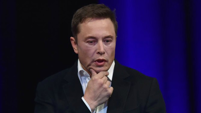 Mask obrisao Facebook stranice Tesle i SpaceX