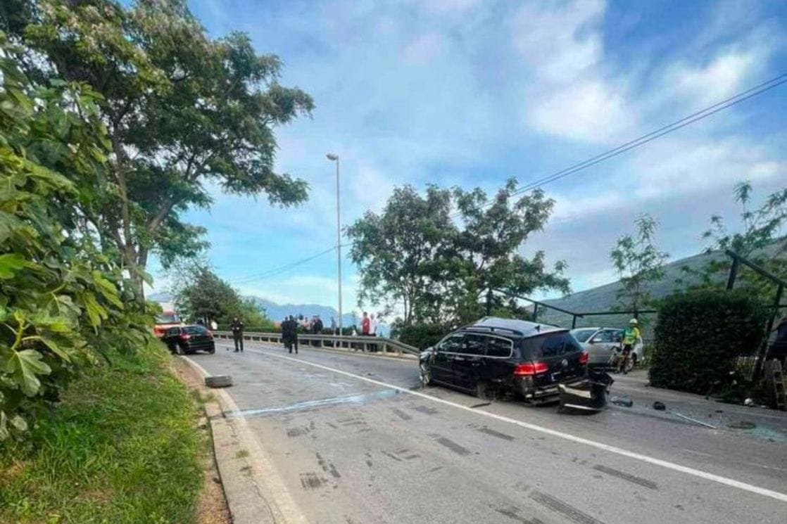 Herceg Novi: Tri osobe povrijeđene u saobraćajnoj nezgodi u Kumboru