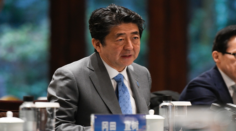 Premijer Japana na meti kritika zbog poziva da se ostane kod kuće