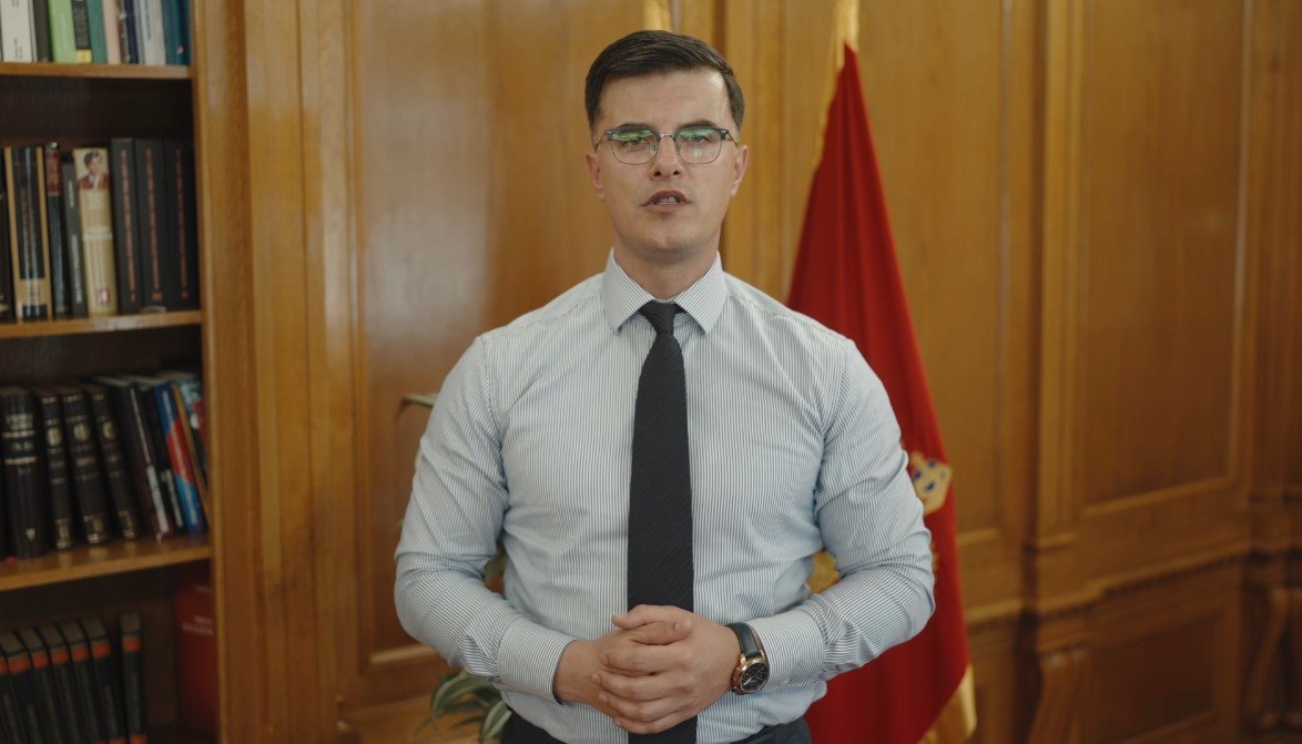 Šaranović: Srećan sam sto ću policajcima pružiti ruku za ovakav doprinos državi, čuvamo im leđa
