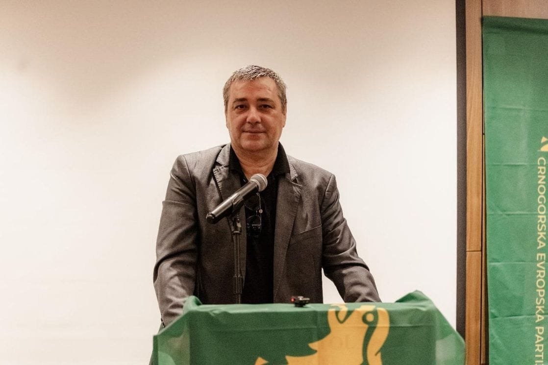 Adžić: Vlada da povuče odluku o vizama za državljane Turske