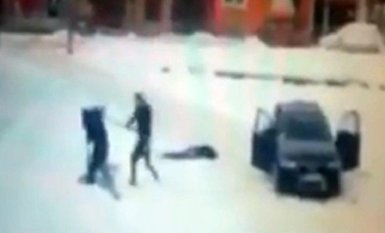 Srbija: Policajac i njegov prijatelj letvom pretukli dva maloljetnika