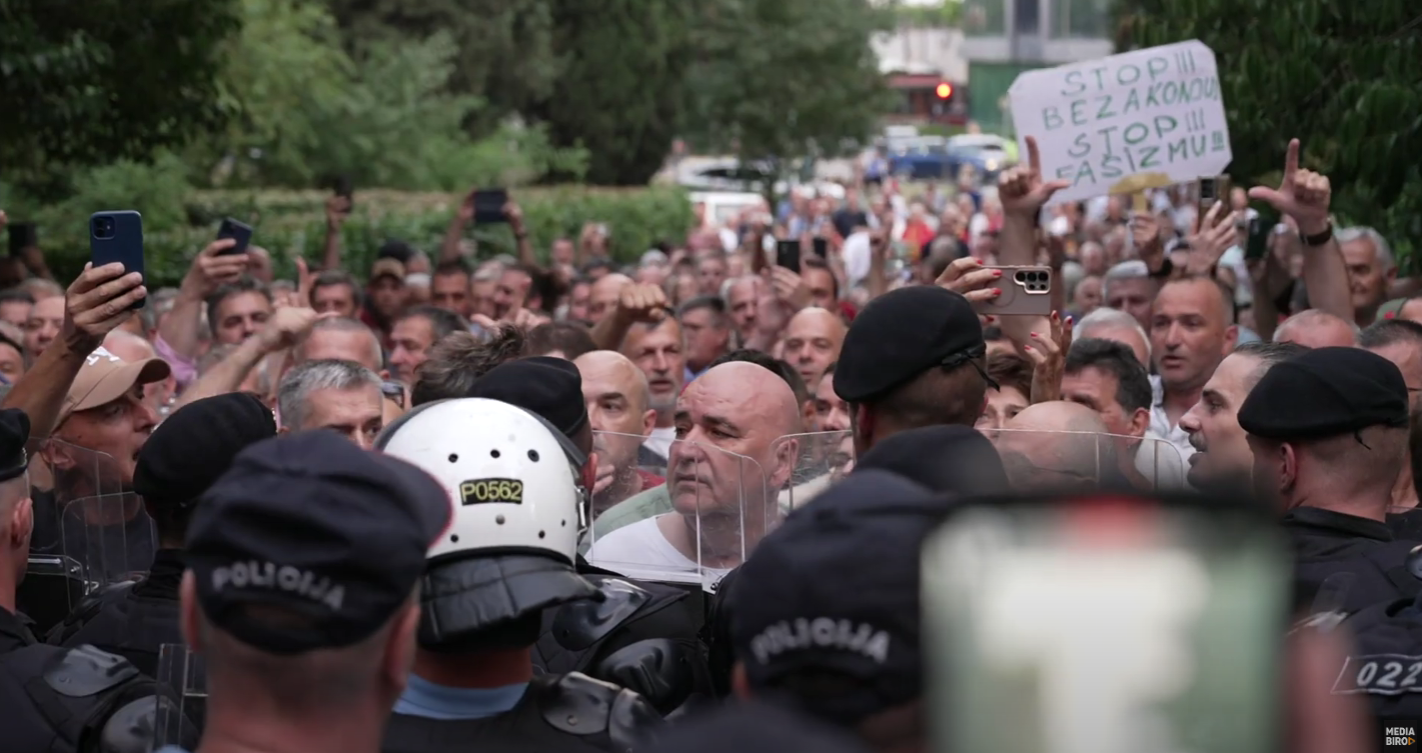 PEN centar: Biber sprejom na antifašizam