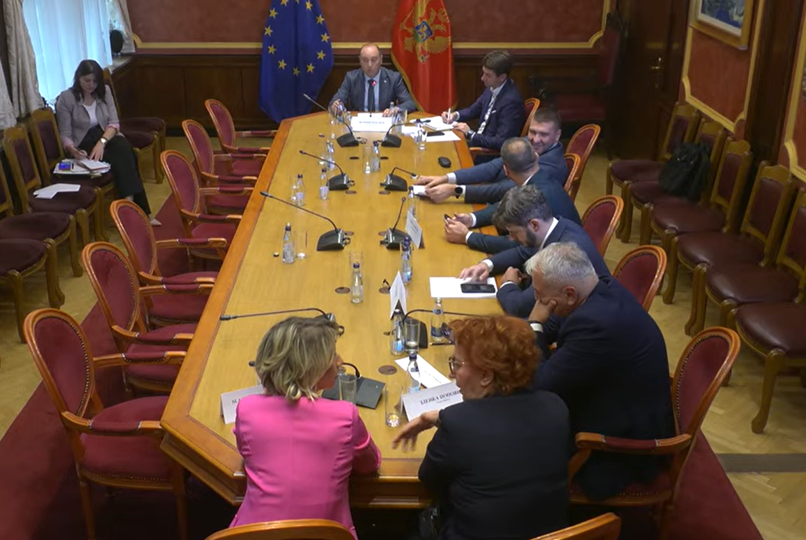 Poslanici većine na matičnom odboru odlučili da za Senat DRI predlože kandidata koji ne ispunjava uslove konkursa