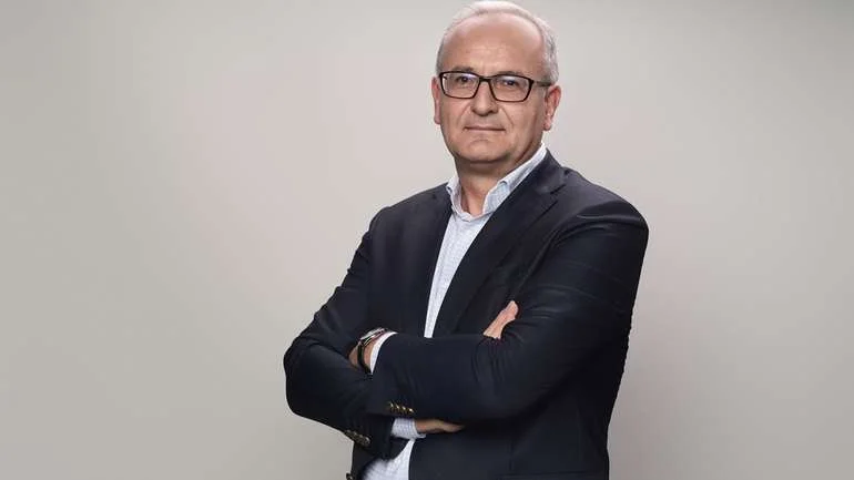 Šta je starije - američka kokoška ili srpsko pile