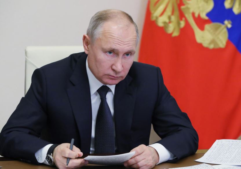 Putin se vakciniše, ali ne pred kamerama