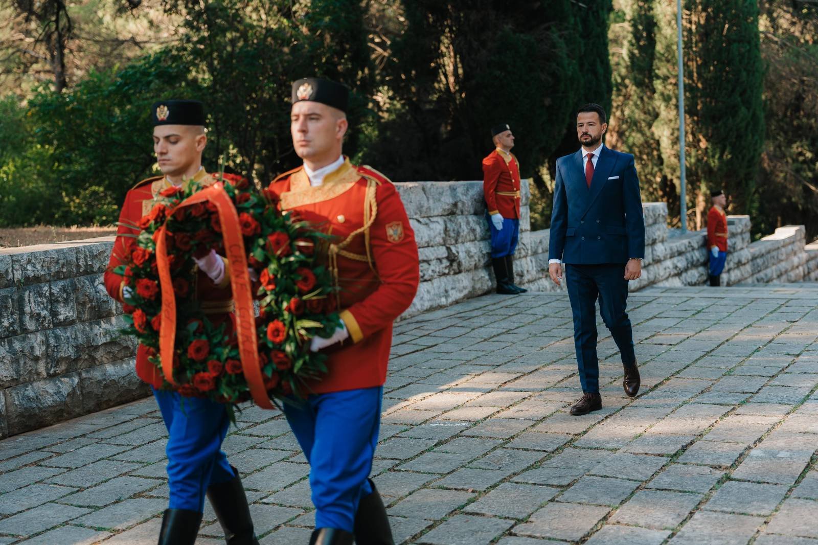 Milatović položio vijenac na spomenik Partizanu borcu na Gorici povodom 13. jula