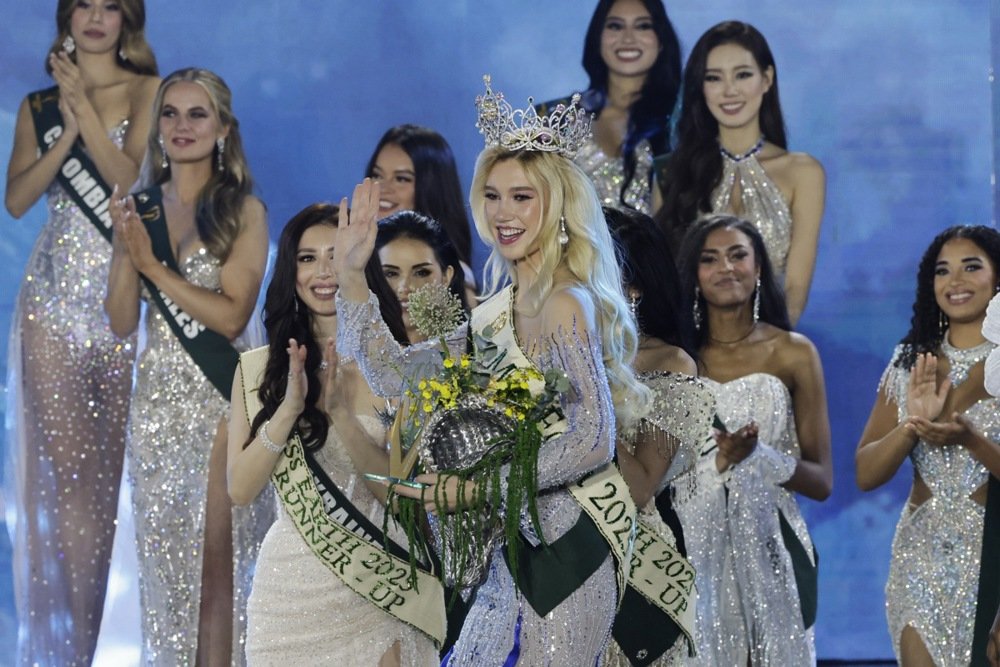 Čehinja Natalie Puškinova krunisana za Miss Earth 2025