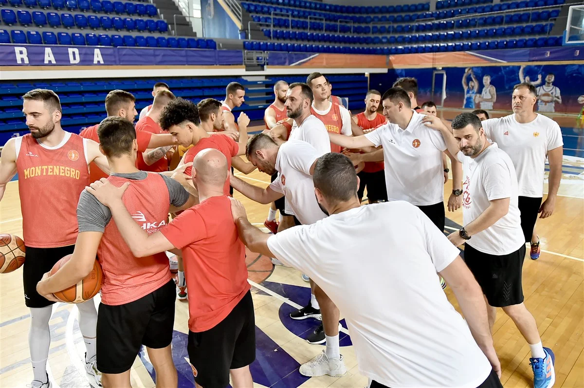 Naporan rad, sjajna atmosfera i uslovi: Naši najbolji košarkaši spremaju se za Mundobasket
