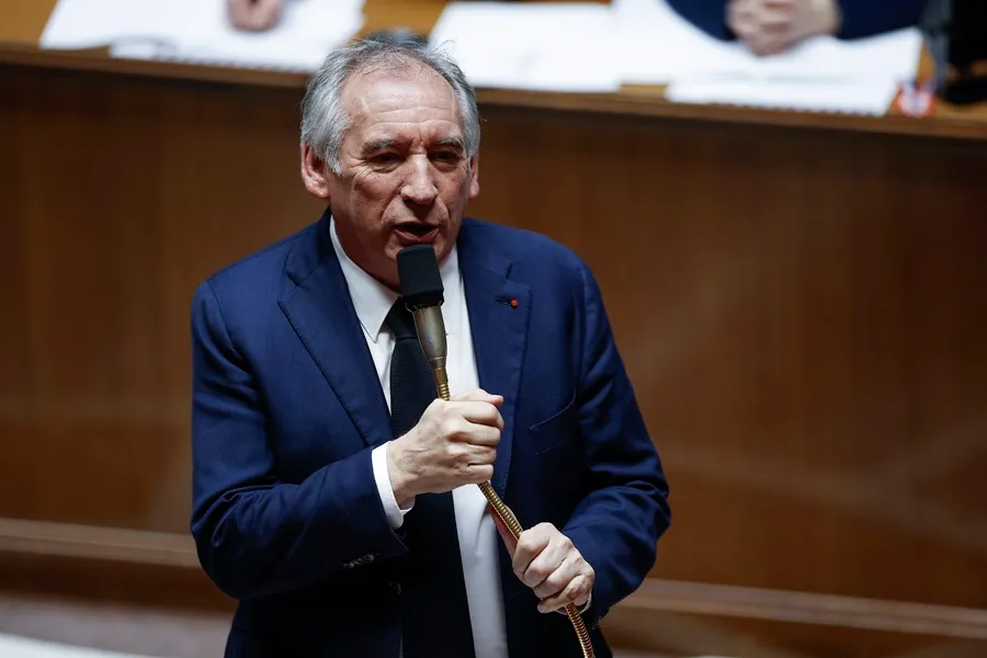 Većina Francuza želi raspuštanje parlamenta i nove izbore, pokazuje anketa